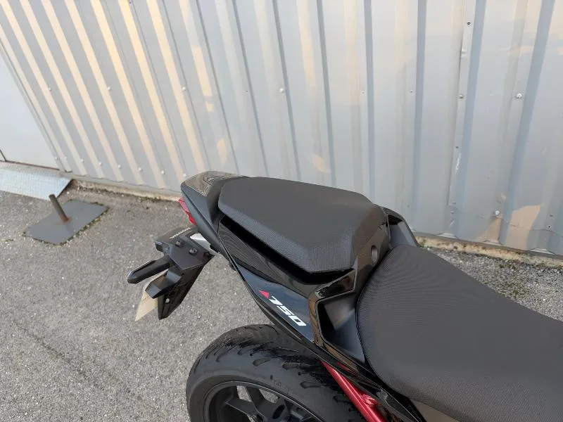CB 750