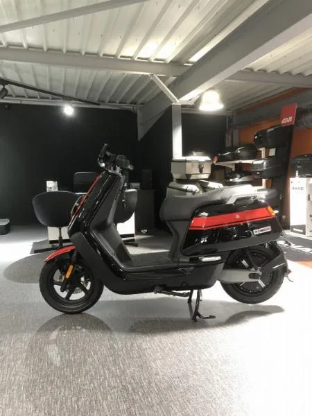 NIU NGT