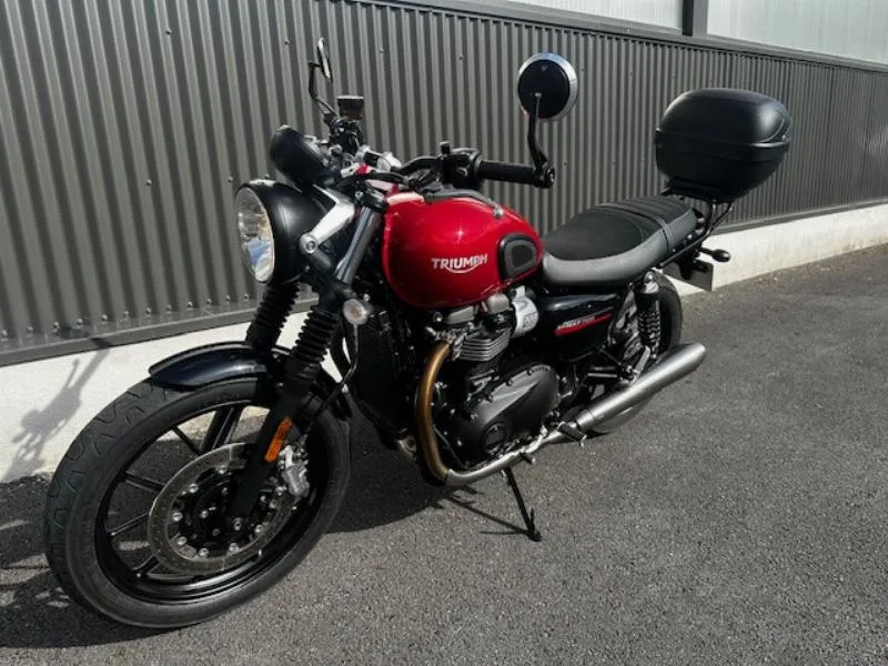 STREET TWIN 900