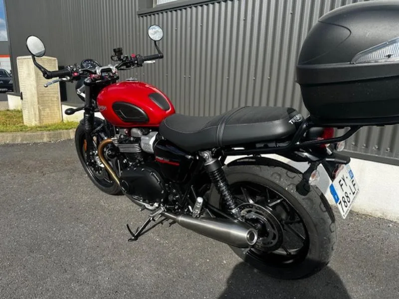 STREET TWIN 900