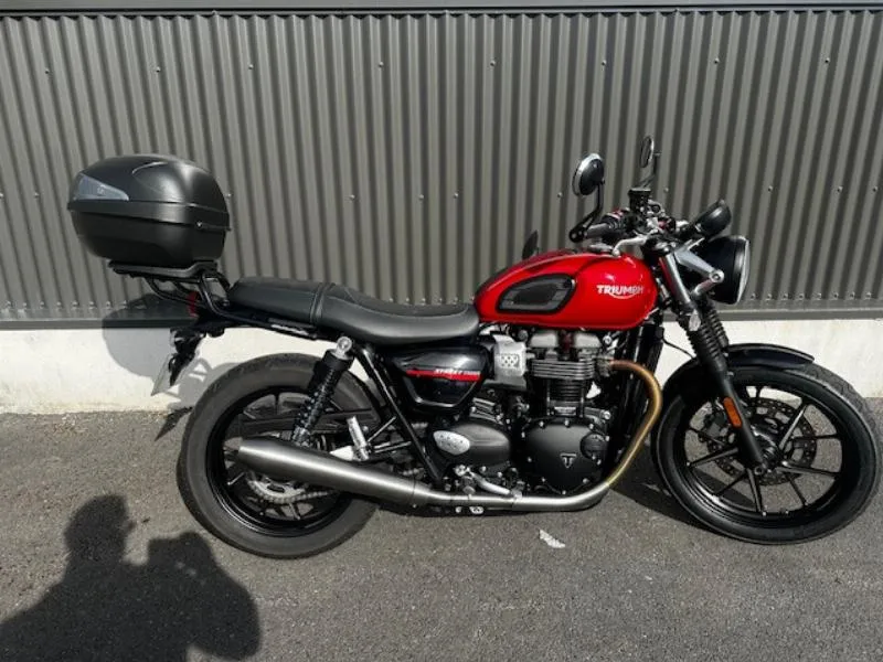 STREET TWIN 900