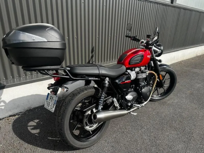 STREET TWIN 900