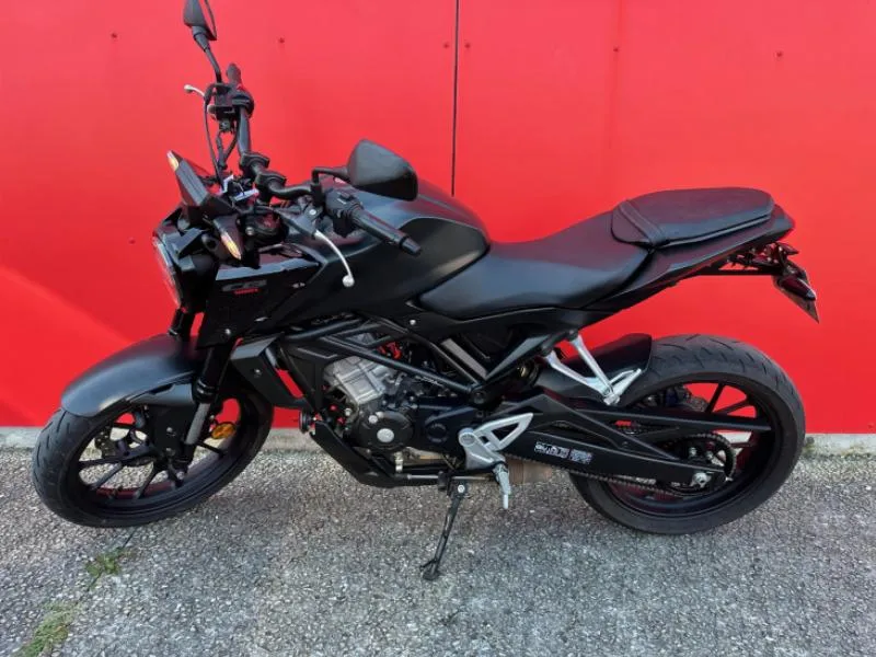CB 125 R