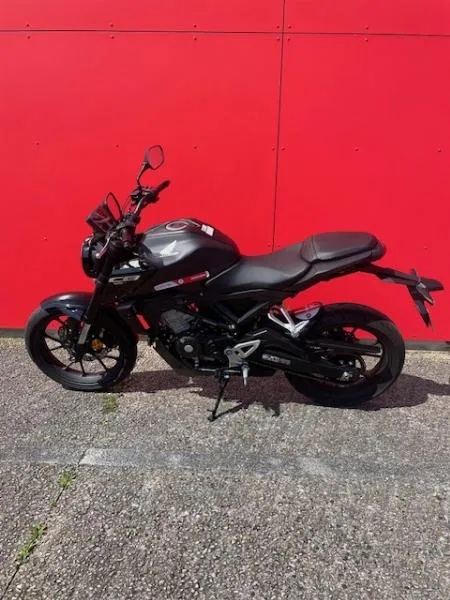CB 125  R
