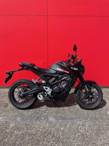CB 125  R