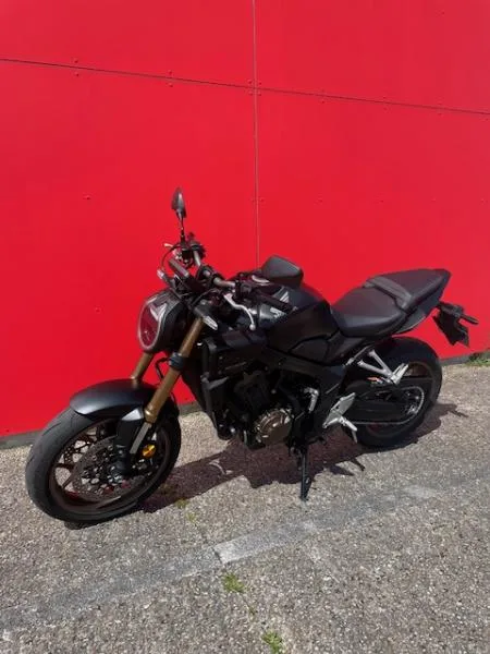 CB 650 R eClutch 2025