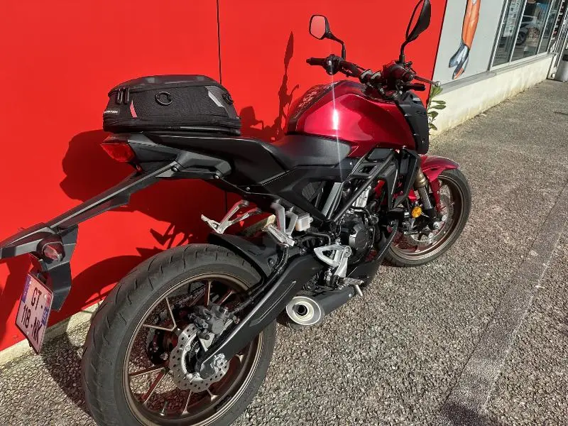 CB 125  R