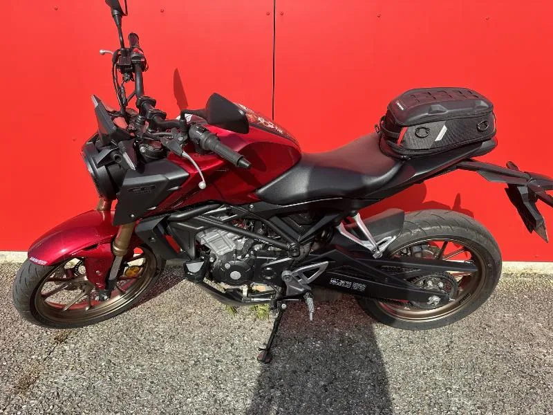 CB 125  R