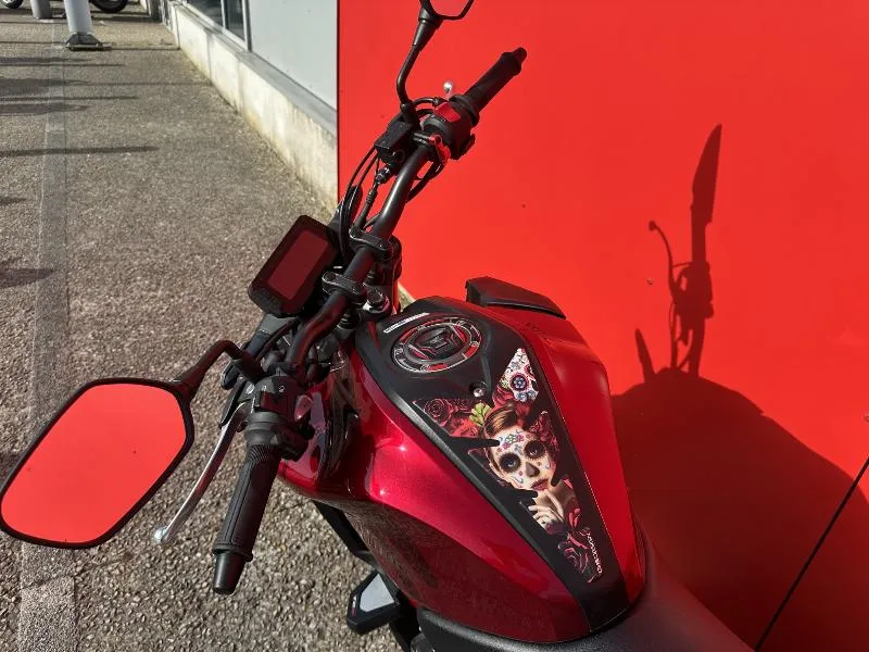 CB 125  R