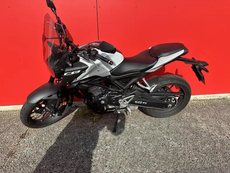 CB 125  R