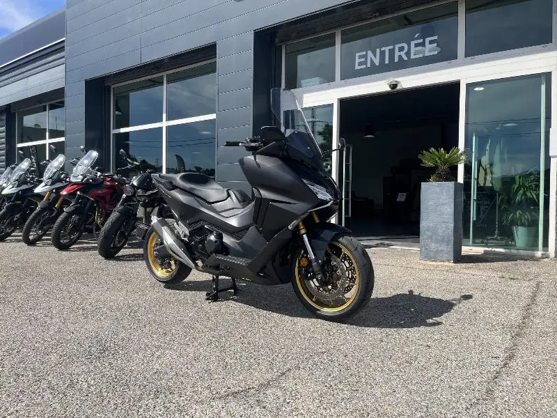 NSS FORZA 750