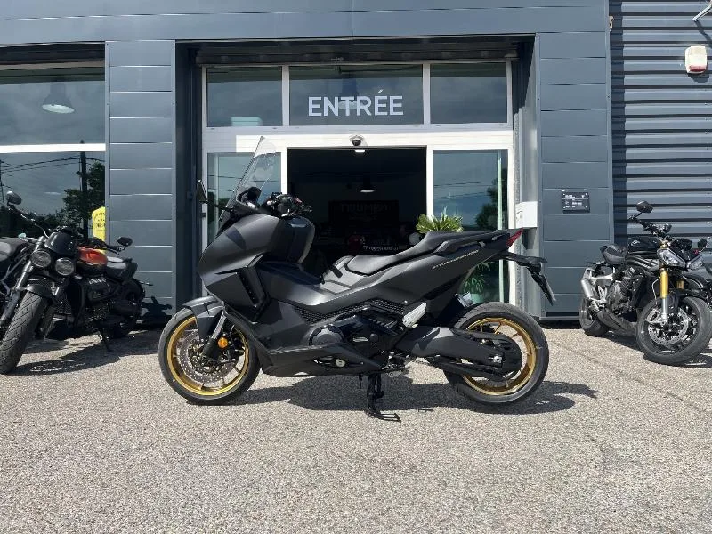 NSS FORZA 750