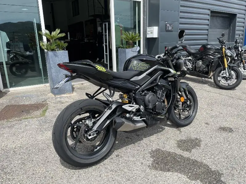 STREET TRIPLE 765 RS
