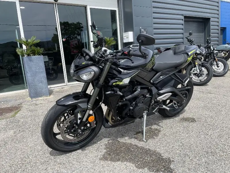 STREET TRIPLE 765 RS