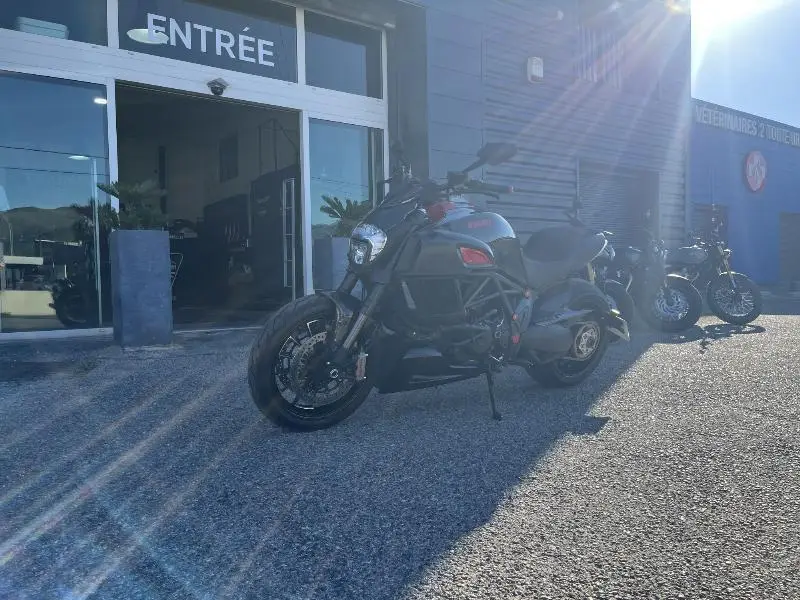 DIAVEL DARK