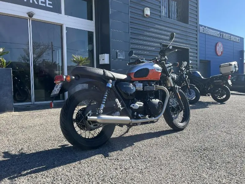 Bonneville T100