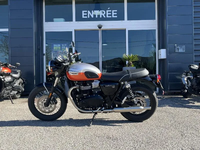 Bonneville T100