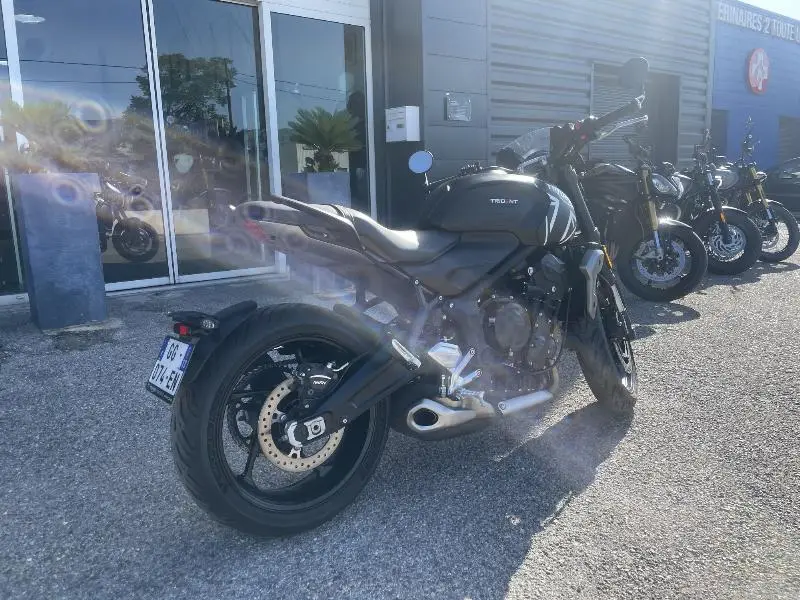 TRIDENT 660
