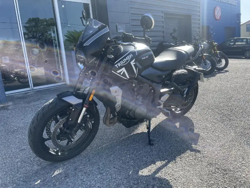 TRIDENT 660