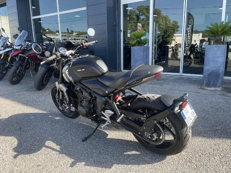 TRIDENT 660