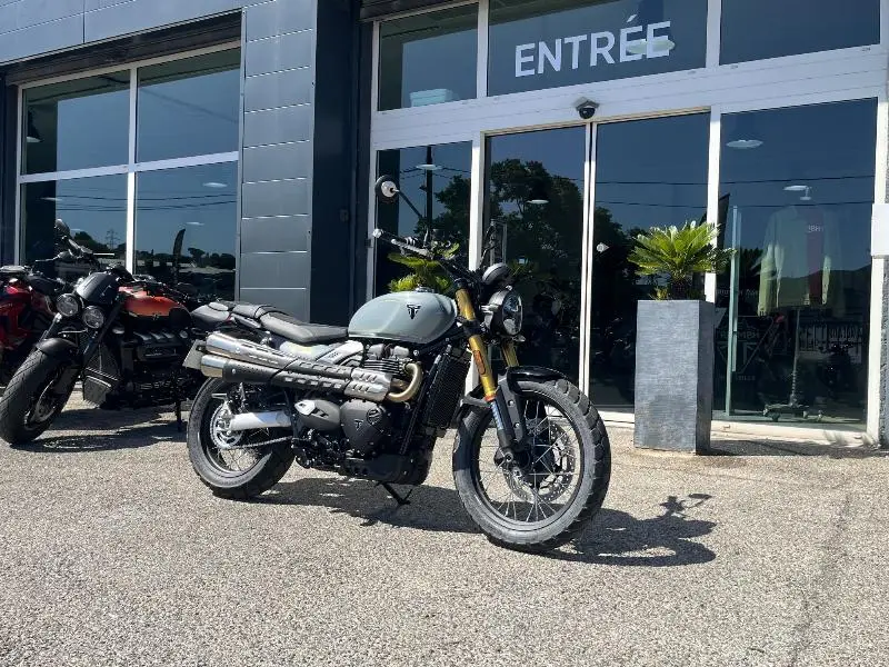 SCRAMBLER 900