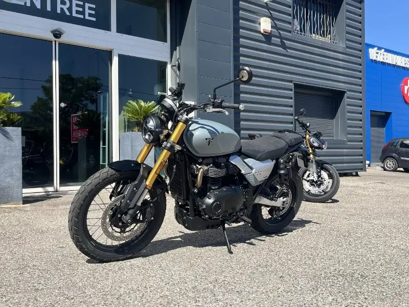 SCRAMBLER 900