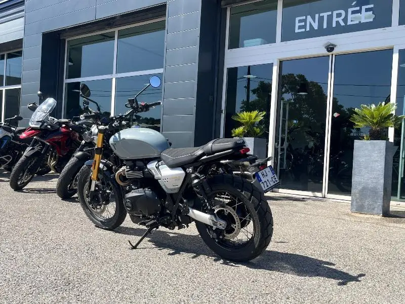 SCRAMBLER 900