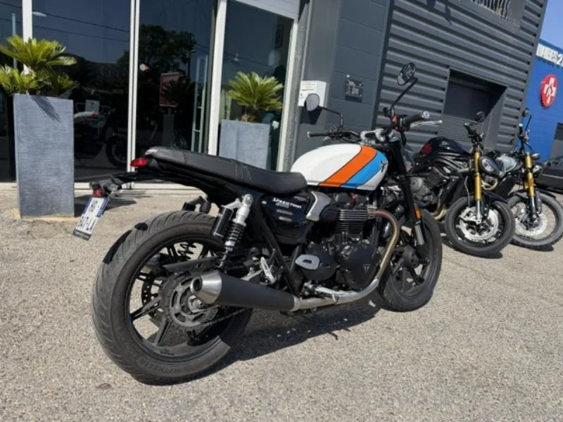 SPEED TWIN 900