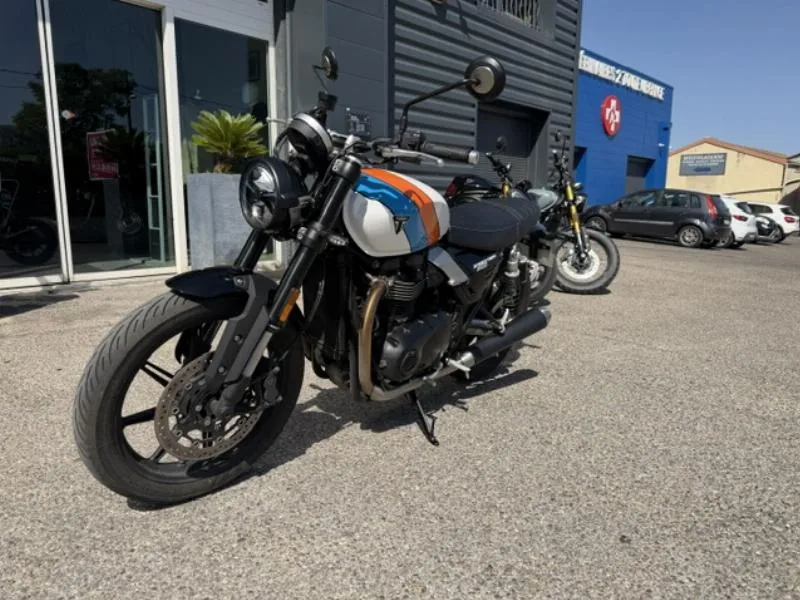 SPEED TWIN 900