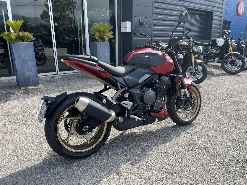 TRIDENT 800