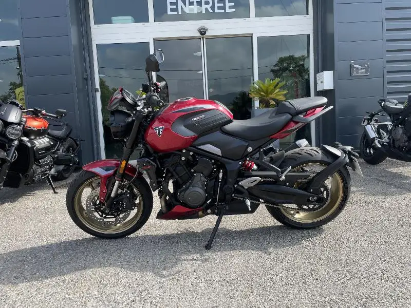 TRIDENT 800