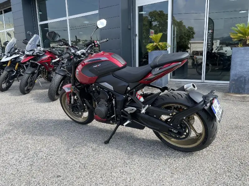 TRIDENT 800