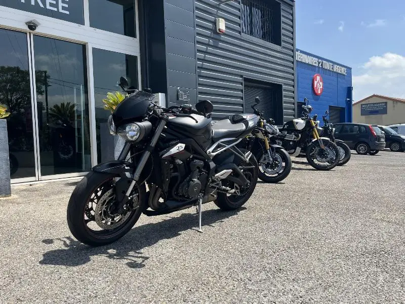 STREET TRIPLE 765 RS