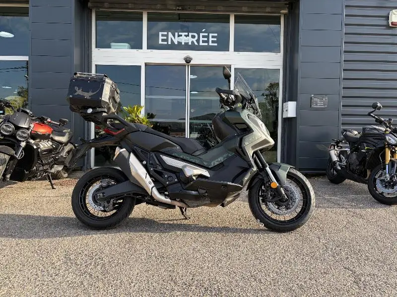 XADV 750 DCT