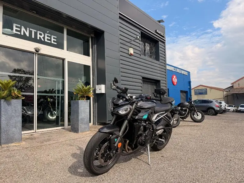STREET TRIPLE 765 RS