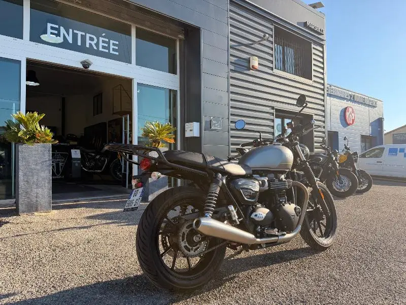 SPEED TWIN 900