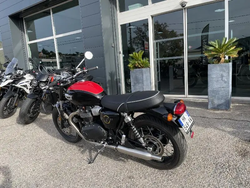 Bonneville T100