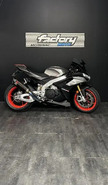 RSV4 1100 RR