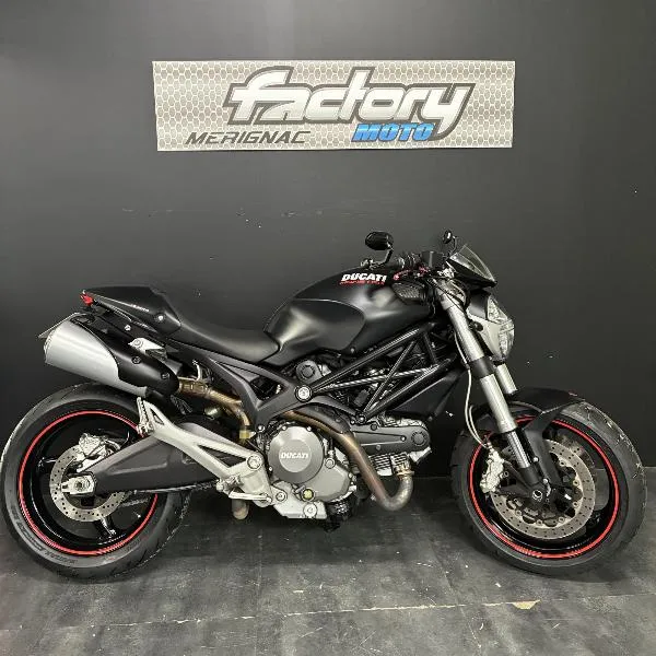 696 MONSTER 2012