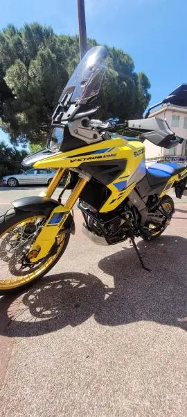 DL VSTROM 1050DE