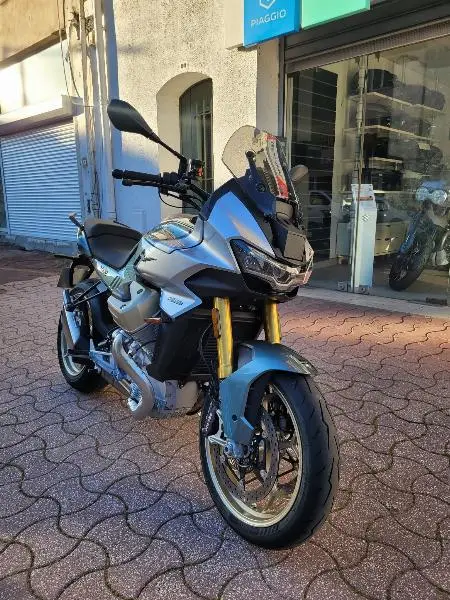 V100  MANDELLO