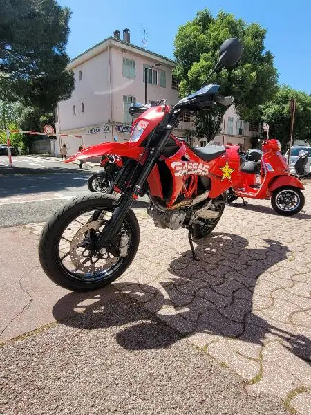 SM 700