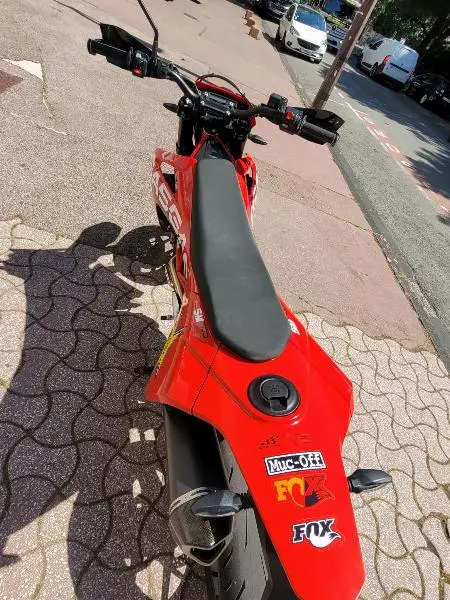 SM 700