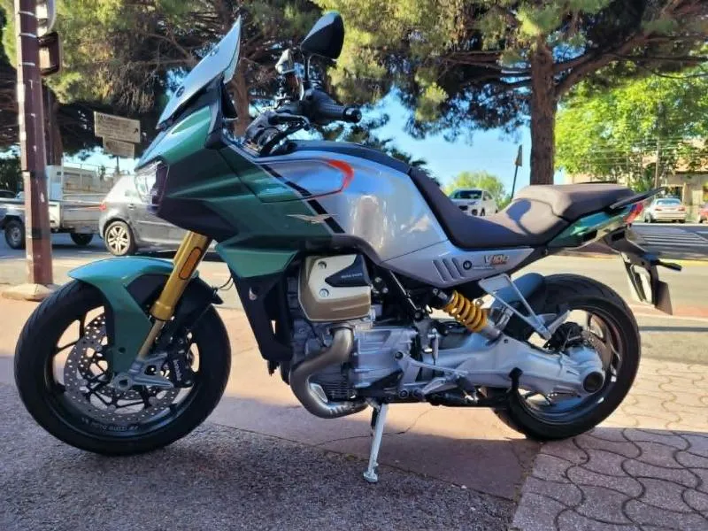 V100  MANDELLO
