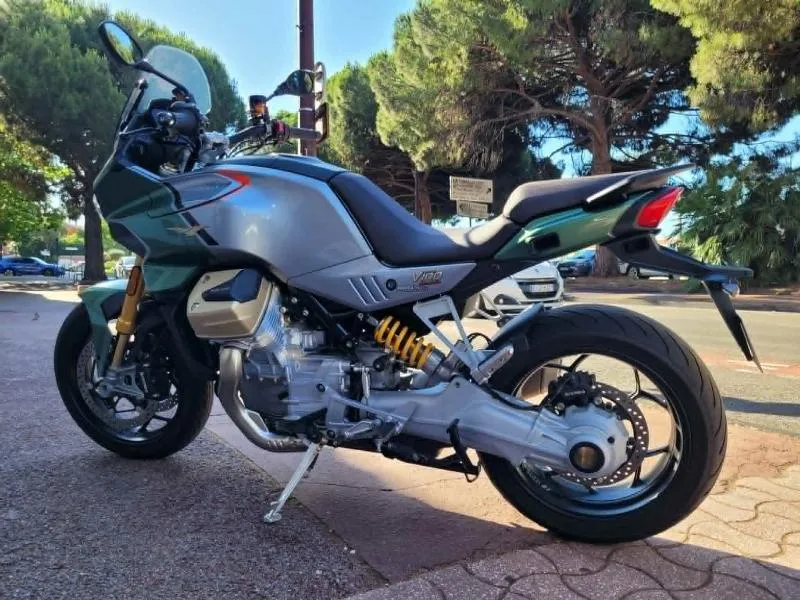 V100  MANDELLO
