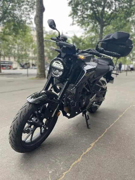 CB 125  R