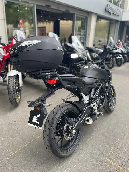 CB 125  R