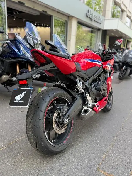 CBR 650  R