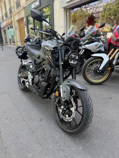CB 125  R