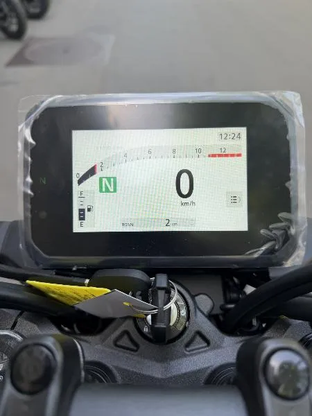 CB 125  R
